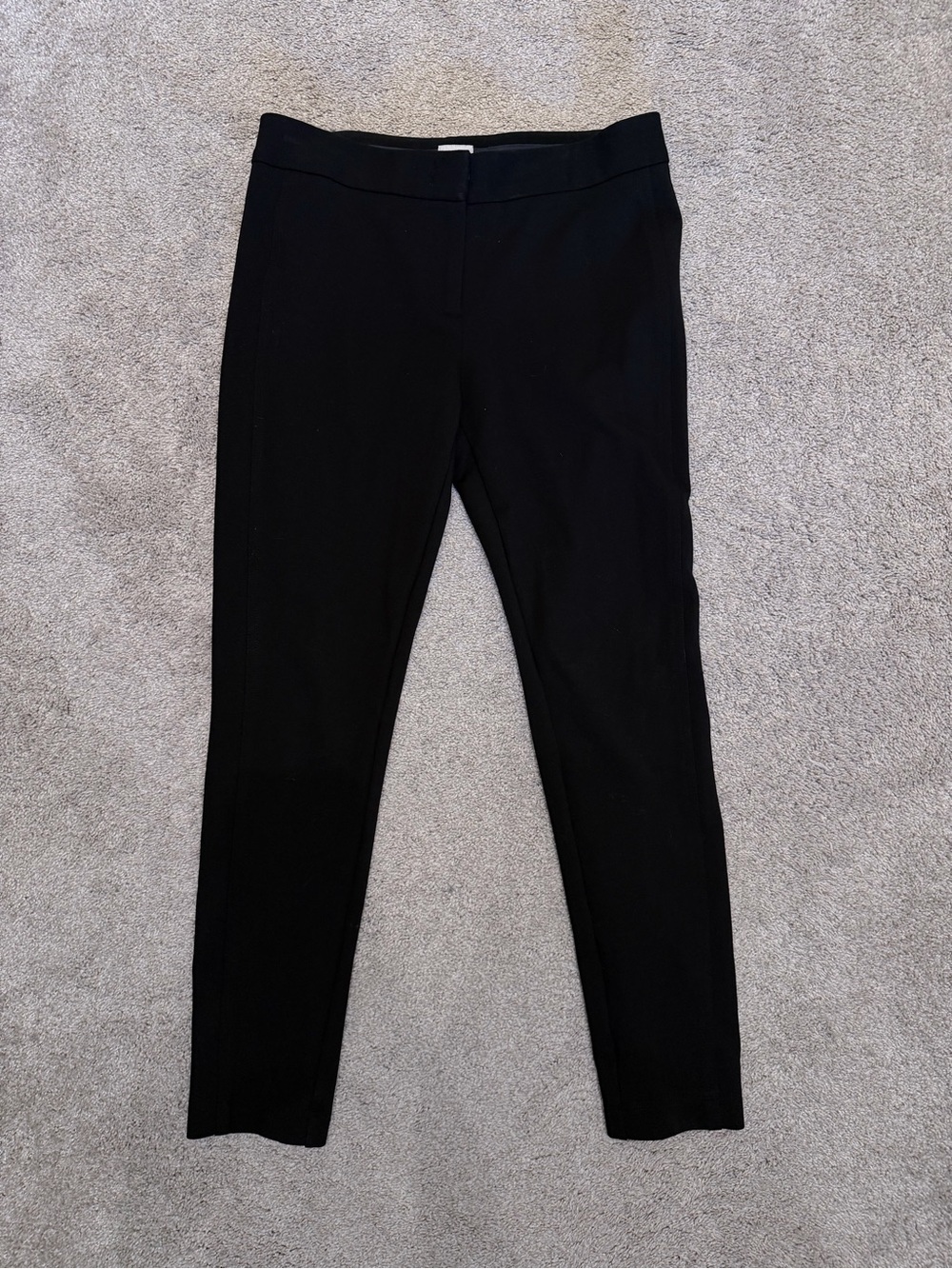 Armani Collezioni Women’s Black Cropped Ankle Pants - Size 6 - Skinny Pants